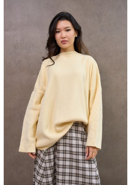 Tereyağ Sarısı Salaş Triko Kazak fırsatları