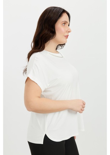 Büyük Beden Kolye Detaylı Bluz-Kemık