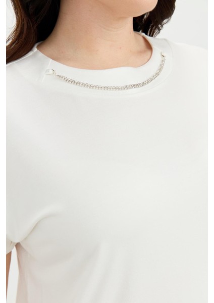 Büyük Beden Kolye Detaylı Bluz-Kemık