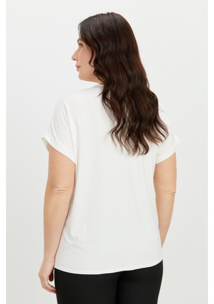 Büyük Beden Kolye Detaylı Bluz-Kemık