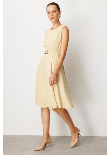 Cep Detaylı Kolsuz Krep Elbise-Sarı modelleri