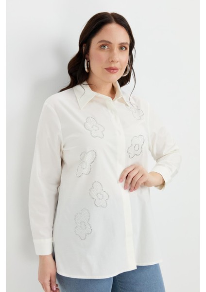 Büyük Beden Çiçek Desenli Gömlek-Kemık