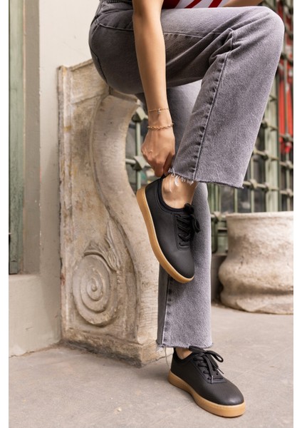 Halla Kadin Siyah Zimba Detay Ekstra Yumusacık Sneaker fiyatları