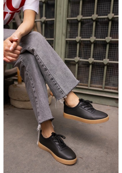 Halla Kadin Siyah Zimba Detay Ekstra Yumusacık Sneaker indirimleri