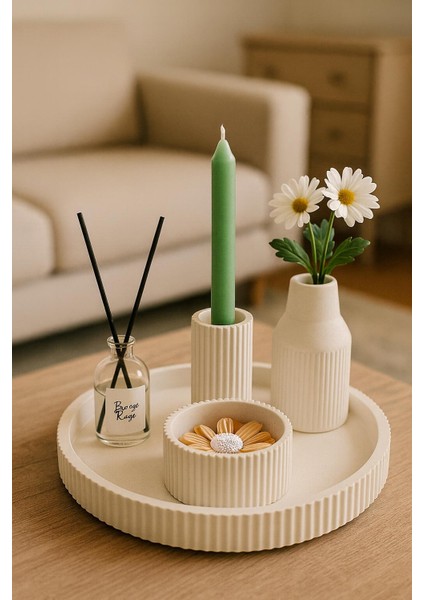 Soft Dekor Seti – Papatyalı Mum, Vazo, Çizgili Mumluk ve Oda Kokusu fiyatları