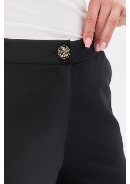 Düğme Detaylı Büyük Beden Pantolon-Siyah