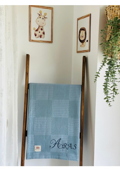 Ftbabycollection %100 Pamuk Waffle Kumaş Kişiye Özel Nakışlı Bebek Battaniyesi – Isim Yazılabilir (Indigo) fiyatları