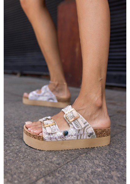 Ciroo Kadın Beyaz Taşli Desenli Toka Detay Eva Terlik fırsatları