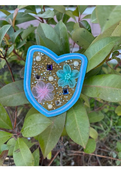 Ütü Ile Yapışan Kabartma Çiçekli Taşlı Cep Arma Dikiş Aplike 12X10 cm fiyatları