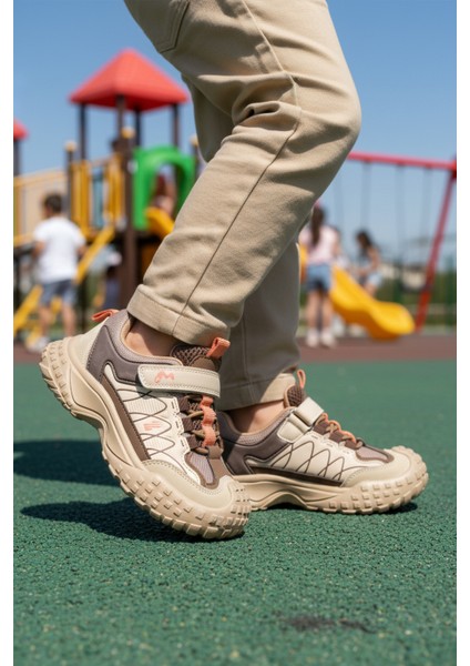 Bej Cırtlı Kaymaz Hafif Esnek Erkek Çocuk Spor Ayakkabı 22676 F modelleri