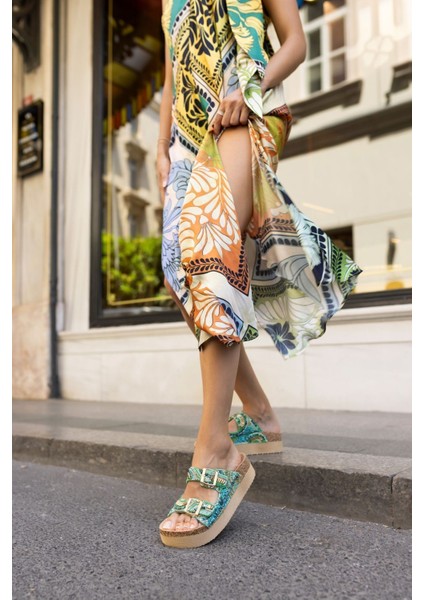 Ciroo Kadın Beyaz Taşli Desenli Toka Detay Eva Terlik