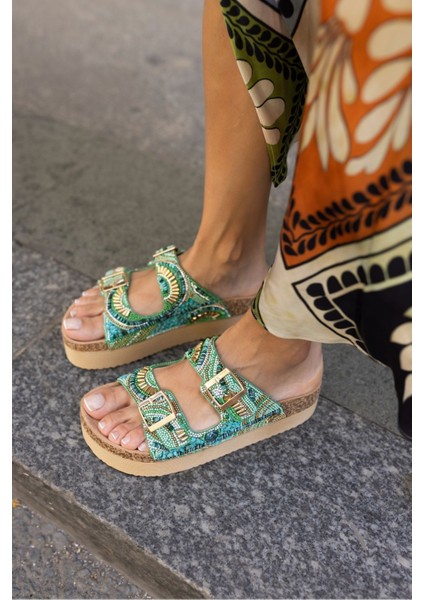 Ciroo Kadın Beyaz Taşli Desenli Toka Detay Eva Terlik