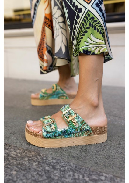 Ciroo Kadın Beyaz Taşli Desenli Toka Detay Eva Terlik