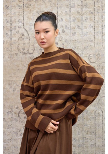 Çizgili Kahverengi Oversize Triko Kazak