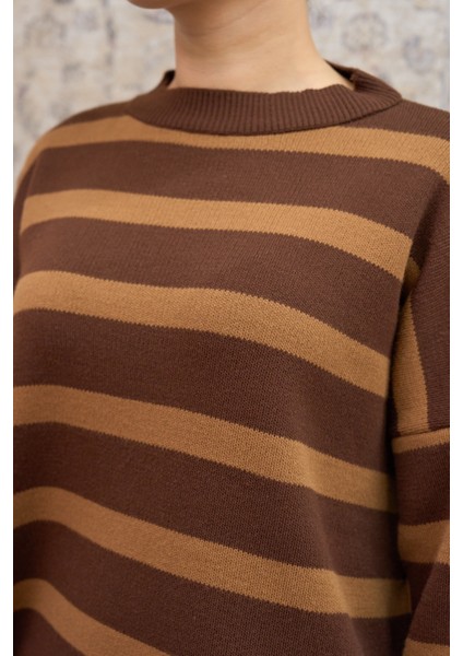 Çizgili Kahverengi Oversize Triko Kazak