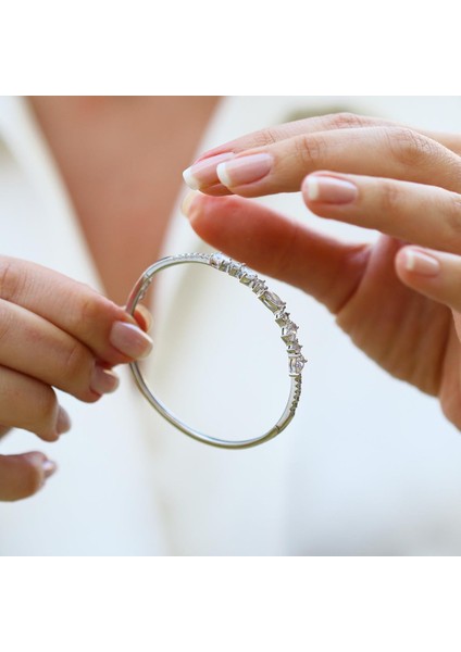 Damla Taşlı Şık Gümüş Kelepçe fırsatları