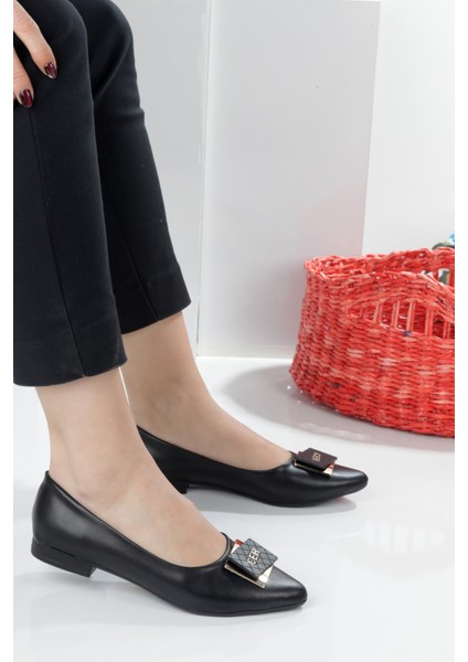 Klasik Şık Sivri Burun Kadın Babet