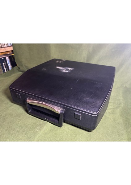 Adler Tippa Sarı Renk Çantalı Daktilo - Sorunsuz Çalışır Durumda