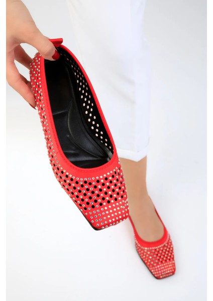 Kirmizi Kadin Babet MC2024