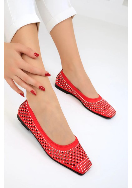 Kirmizi Kadin Babet MC2024 indirimleri