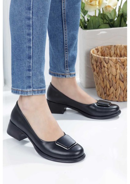 Kadın Topuklu Kare Tokalı Babet