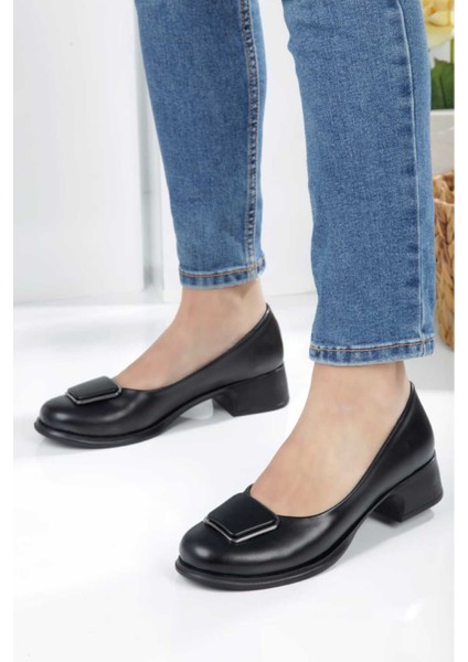 Kadın Topuklu Kare Tokalı Babet fırsatları