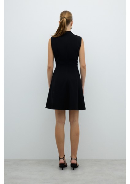 Fiyonk Detaylı Eteği Volanlı Mini Elbise Siyah K2611010_001 fiyatları