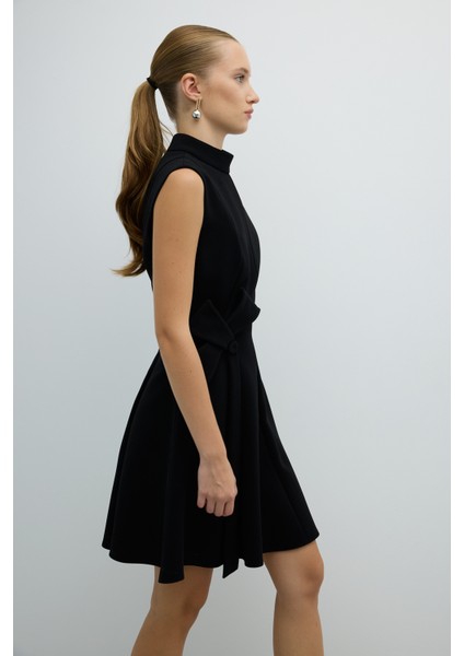 Fiyonk Detaylı Eteği Volanlı Mini Elbise Siyah K2611010_001 fırsatları