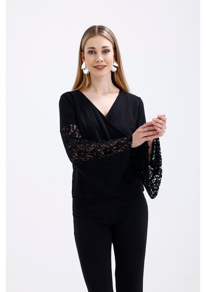 Kruvaze Yaka Kollar Tül ve Volanlı Omzu Acık Bluz | BLZ31446