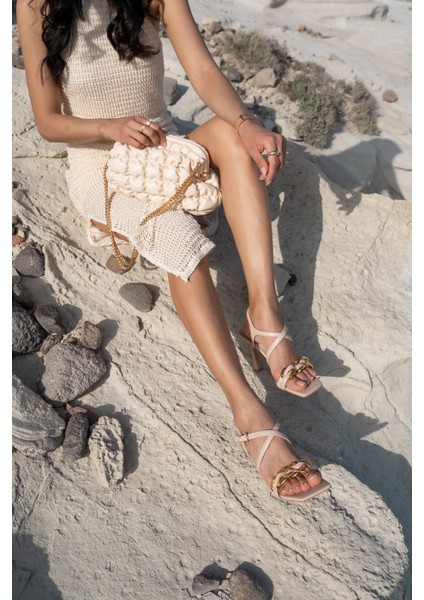 Camilw Kadin Bej Topuklu Zincir Detay Topuklu Ayakkabi