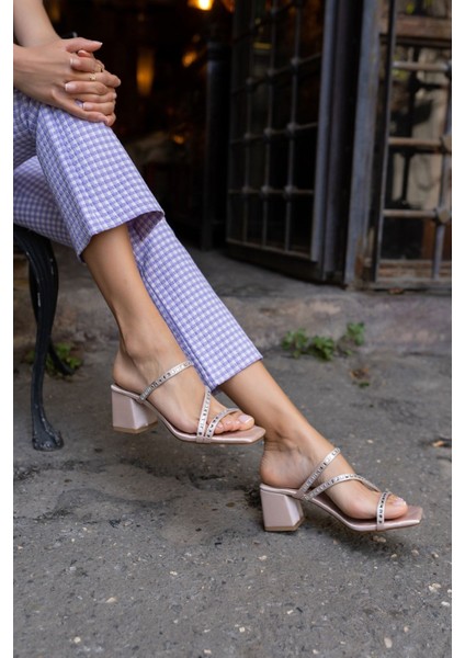 Nusa Kadin Bej Saten Tas Detay Topuklu Abiye Terlik