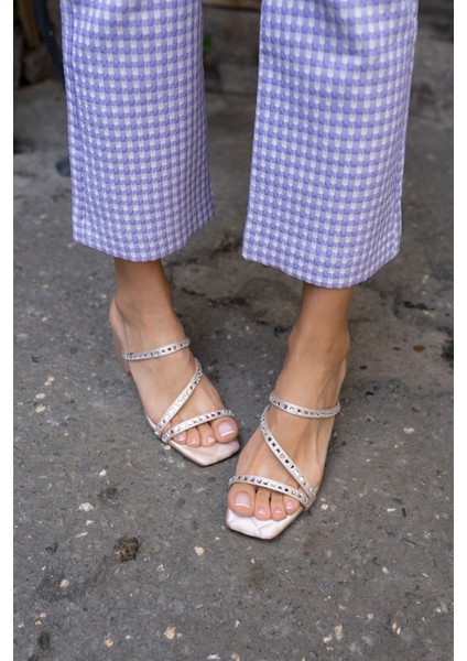 Nusa Kadin Bej Saten Tas Detay Topuklu Abiye Terlik