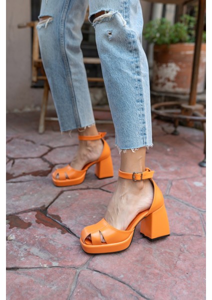 Carmen Kadin Orange Platform Topuk Detay Sandalet