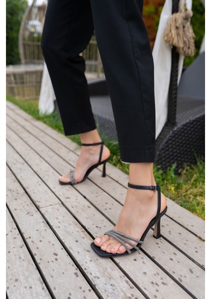 Vitali Kadin Siyah Taş Detay Topuklu Ayakkabi