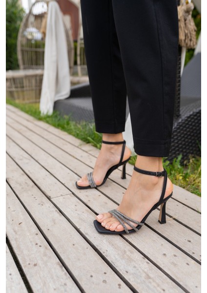Vitali Kadin Siyah Taş Detay Topuklu Ayakkabi fiyatları