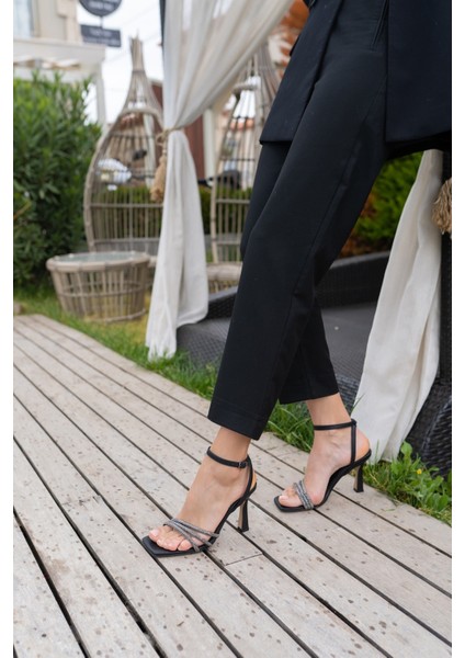 Vitali Kadin Siyah Taş Detay Topuklu Ayakkabi