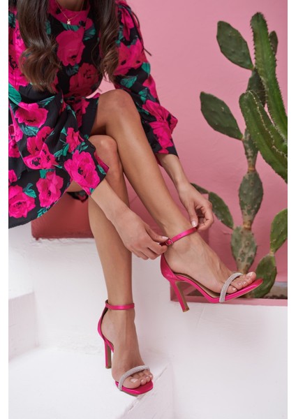 Molly Kadın Fusya Saten Ithal Taş Detay Topuklu Abiye Ayakkabi