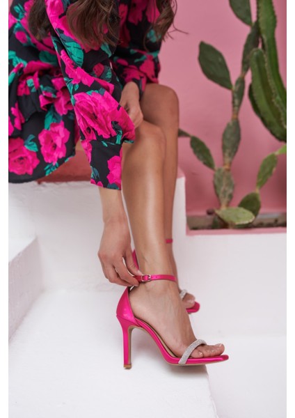 Molly Kadın Fusya Saten Ithal Taş Detay Topuklu Abiye Ayakkabi fiyatları