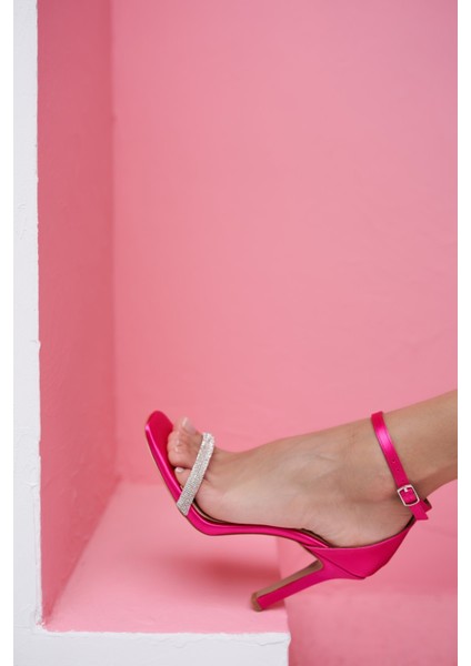 Molly Kadın Fusya Saten Ithal Taş Detay Topuklu Abiye Ayakkabi modelleri