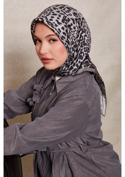 Gri Leopar Desen Twill Ipek Eşarp modelleri