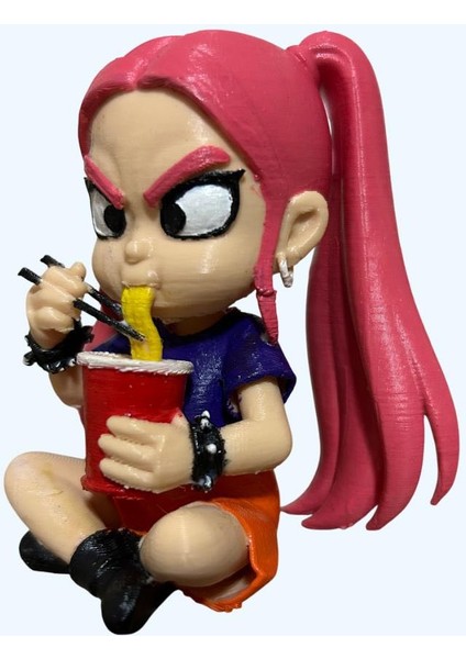 Huntrix – Ramen Molası Mira | El Boyaması Koleksiyon Figürü | Chibi K-Pop Tarzı | Özel Seri fiyatları