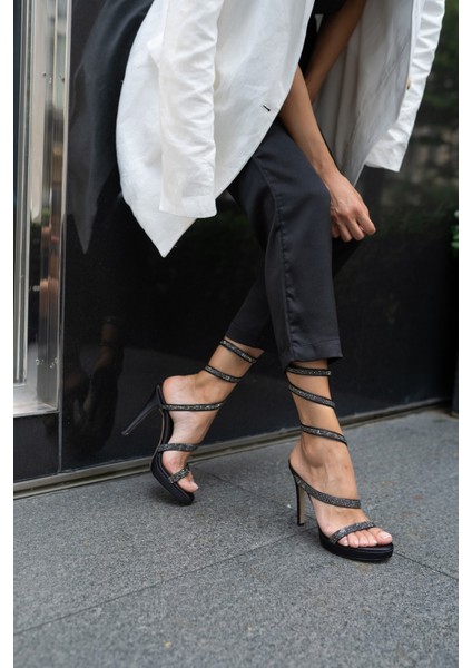 Amaros Kadın Siyah Saten Platform Taşli Abiye Ayakkabi fırsatları