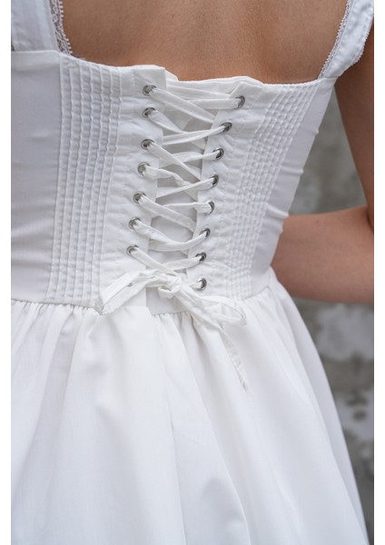 Beyaz Dantel Detaylı Elbise fırsatları