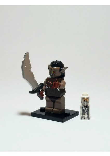 Ork Savaşçı & Mini Saruman Figür