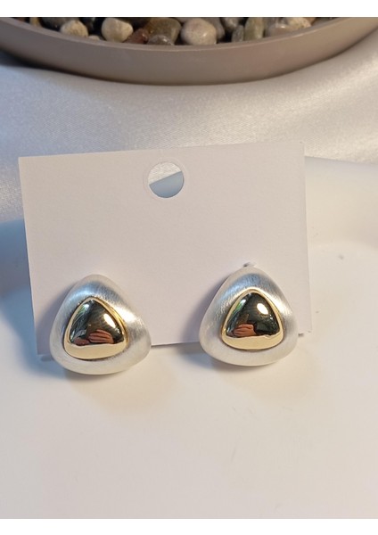 Üçgen Detaylı Sedefli Pirinç Küpe