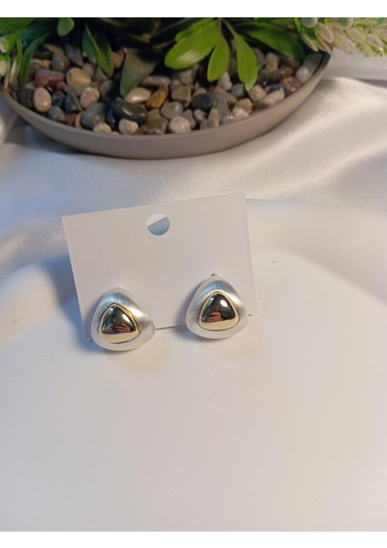 Üçgen Detaylı Sedefli Pirinç Küpe modelleri