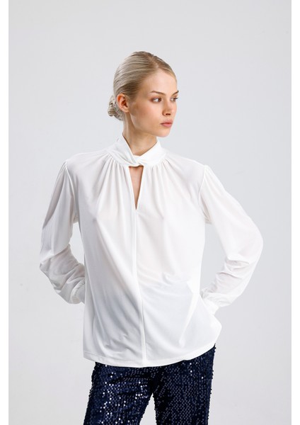 Dekolte Yaka Detaylı Kadın Bluz | BLZ36367 Ekru fırsatları