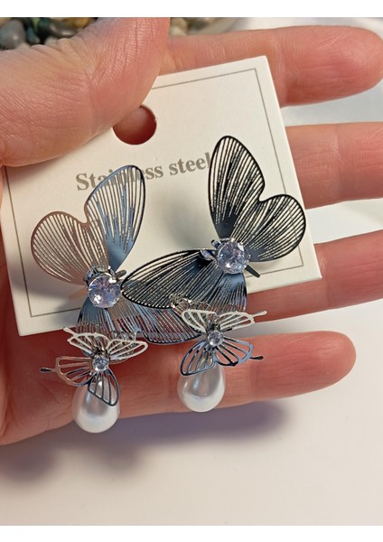 Kelebek Detaylı Silver Incili Çelik Sallantılı Küpe