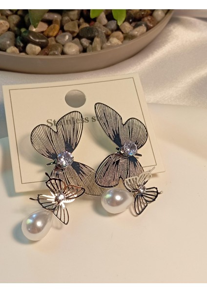Kelebek Detaylı Silver Incili Çelik Sallantılı Küpe modelleri