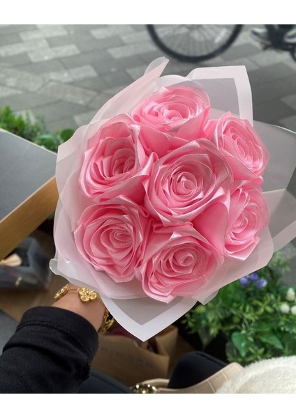 7’li Saten Pembe Solmayan Gül Buketi